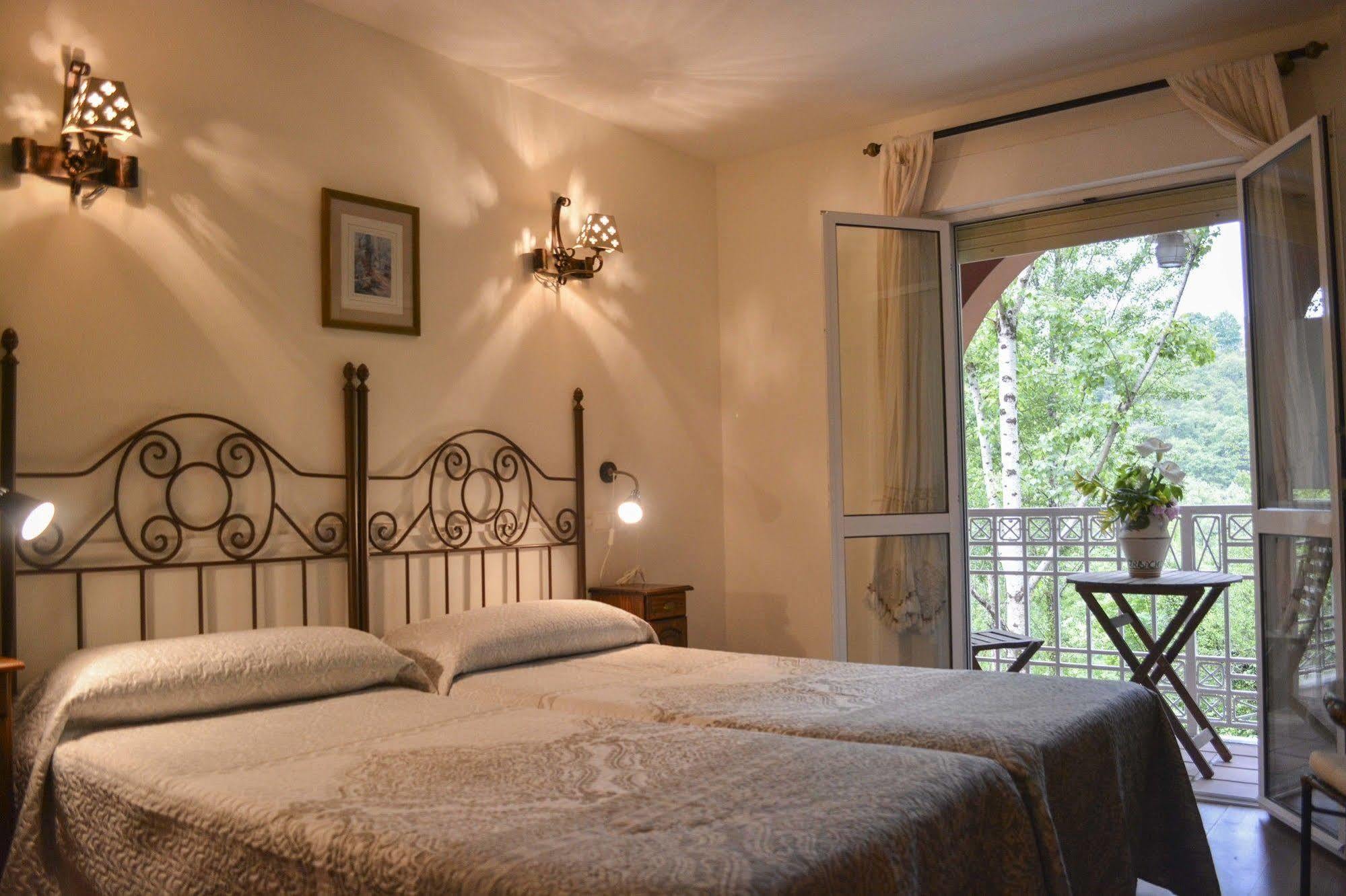 Hotel Azabache Susierra Cangas de Onis Ngoại thất bức ảnh